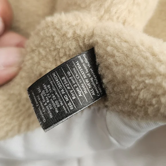 Melissa & Doug Lion Hand Puppet Plush Stuffed Animal - Picture 3 of 3